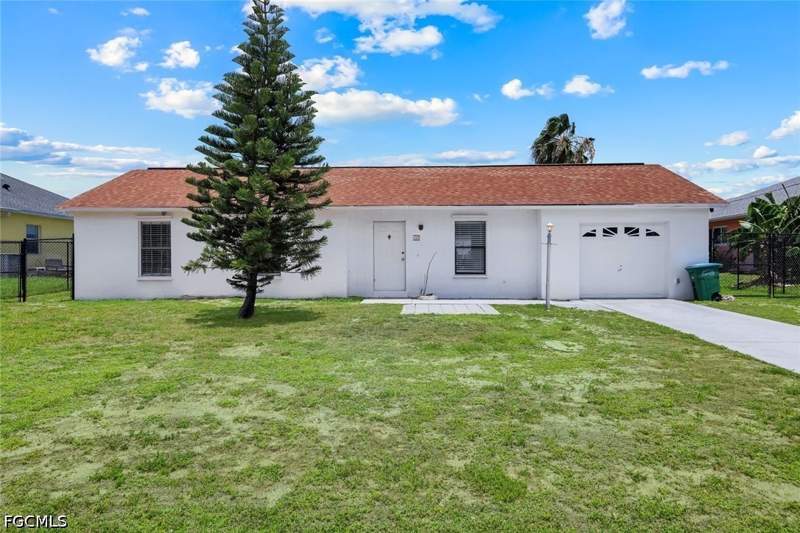 3 bedroom SingleFamilyResidence at 1307 SW 43rd Ln, Cape Coral, Cape Coral — photo 3