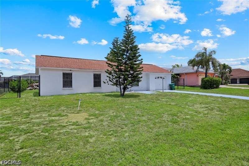 3 bedroom SingleFamilyResidence at 1307 SW 43rd Ln, Cape Coral, Cape Coral — photo 5