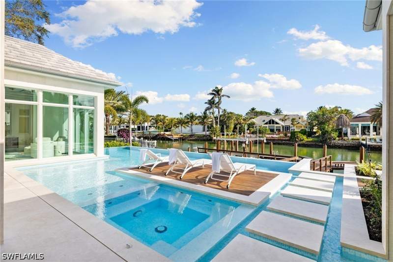 6 bedroom SingleFamilyResidence at 3455 Gin Ln, Port Royal, Naples — photo 2