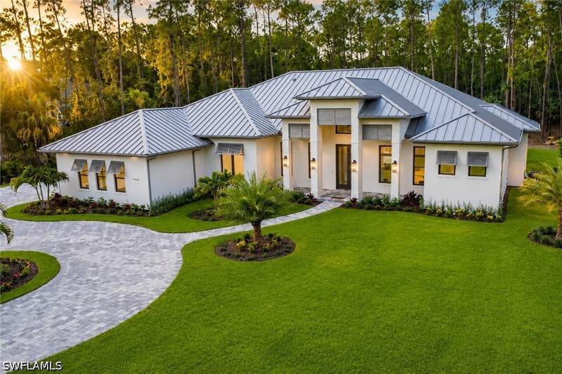 6 bedroom SingleFamilyResidence at 5025 Boxwood Way, Logan Woods, Naples — photo 2