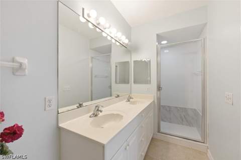 357 Robin Hood Cir 202, Naples FL - photo 15 of 26
