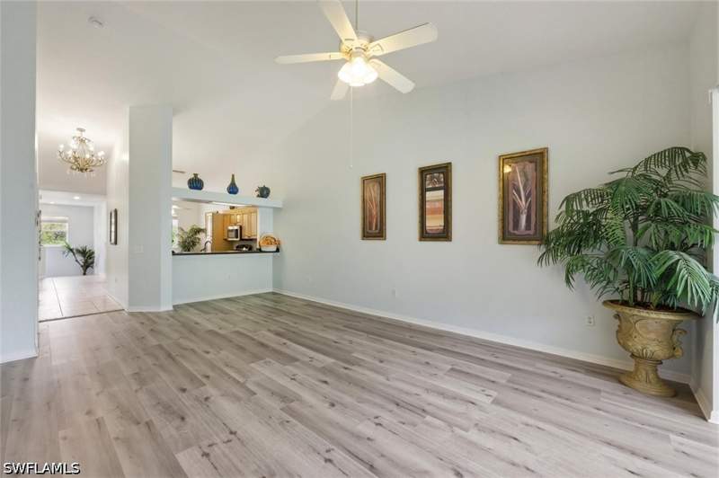 2 bedroom Attached at 357 Robin Hood Cir 202, Sherwood, Naples — photo 5