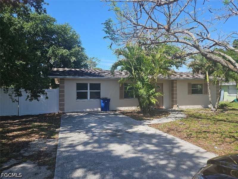 3 bedroom SingleFamilyResidence at 1199 Gramac Dr, North Fort Myers, North Fort Myers — photo 1