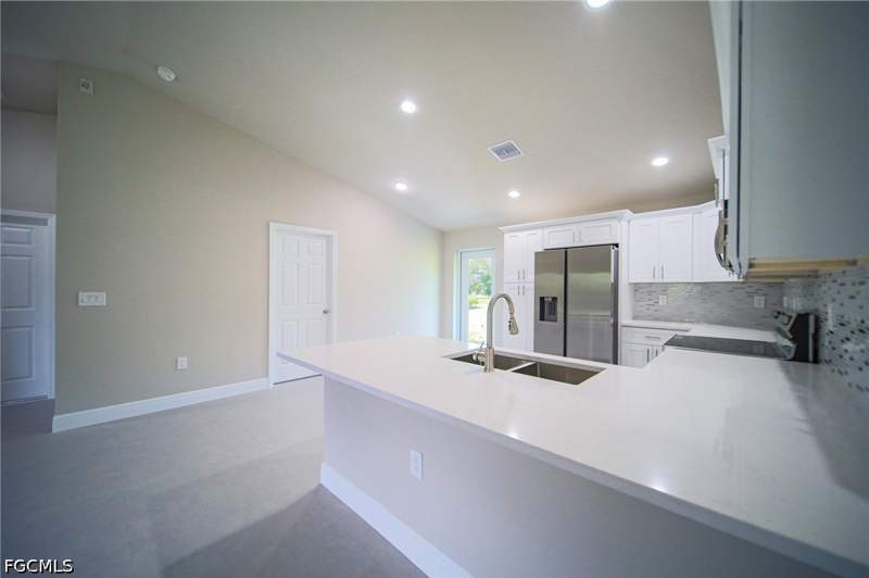 3 bedroom SingleFamilyResidence at 1011 Kent St E, Lehigh Acres, Lehigh Acres — photo 5