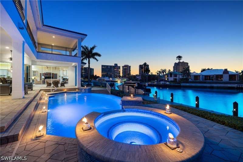 5 bedroom SingleFamilyResidence at 339 Devils Bight, Park Shore, Naples — photo 1