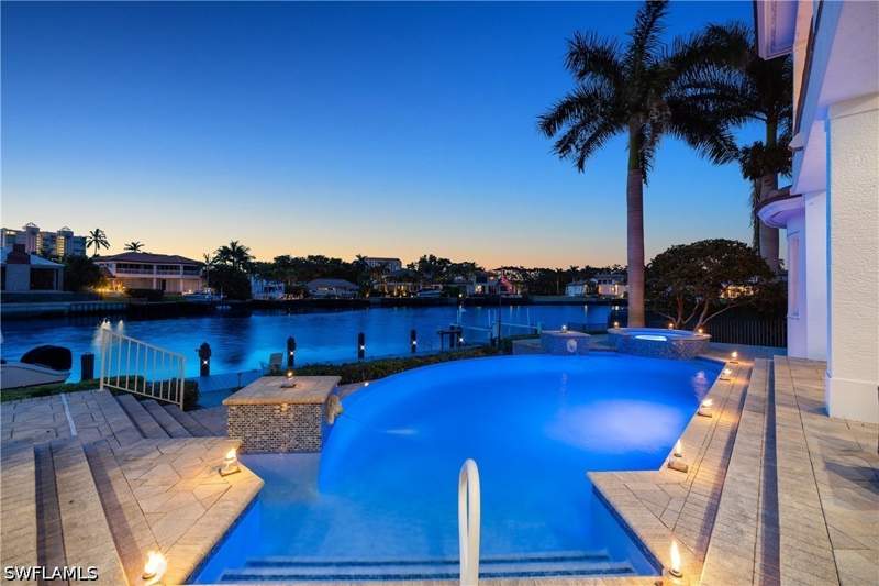 5 bedroom SingleFamilyResidence at 339 Devils Bight, Park Shore, Naples — photo 4