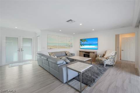 1250 Tuna Ct, Naples FL - photo 8 of 33