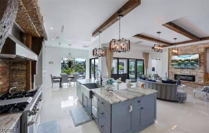 3 bedroom SingleFamilyResidence at 2405 SW 11th Ave, Cape Coral, Cape Coral — photo 3