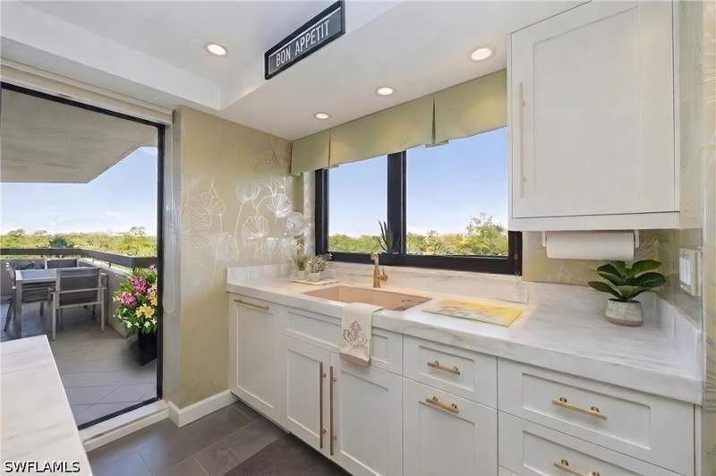 2 bedroom Condominium at 6001 Pelican Bay Blvd 204, Grosvenor, Naples — photo 5