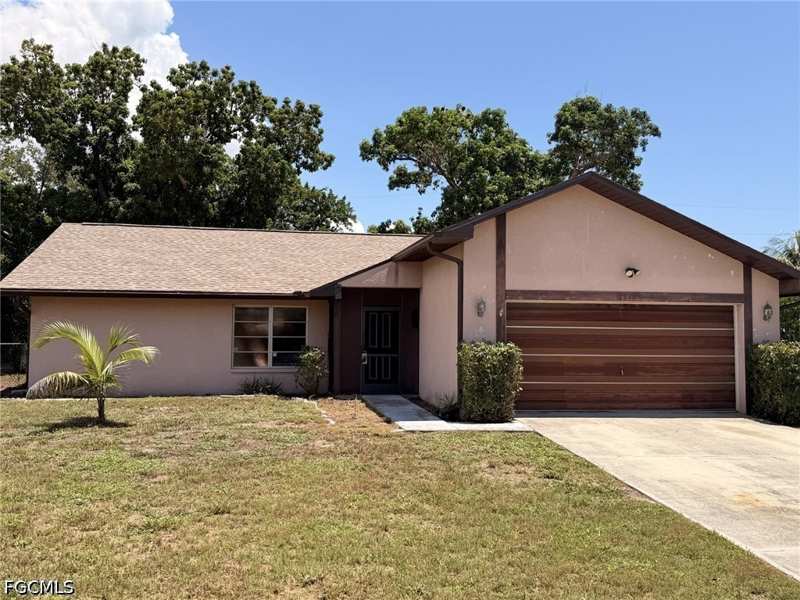 3 bedroom SingleFamilyResidence at 1315 SE 33rd Ter, Cape Coral, Cape Coral — photo 1