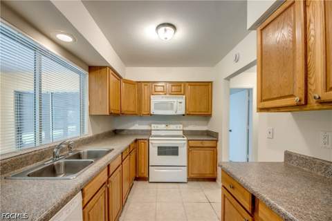 1315 SE 33rd Ter, Cape Coral FL - photo 14 of 44