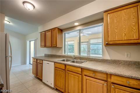 1315 SE 33rd Ter, Cape Coral FL - photo 15 of 44