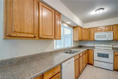 1315 SE 33rd Ter, Cape Coral FL - photo 16 of 44