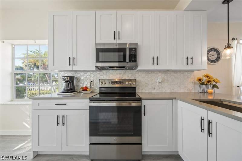 2 bedroom Townhouse at 3347 N Key Dr 31, Shipyard Villas, North Fort Myers — photo 5