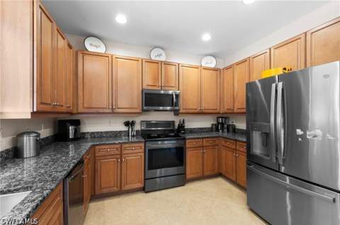 8364 Laurel Lakes Blvd, Naples FL - photo 14 of 44