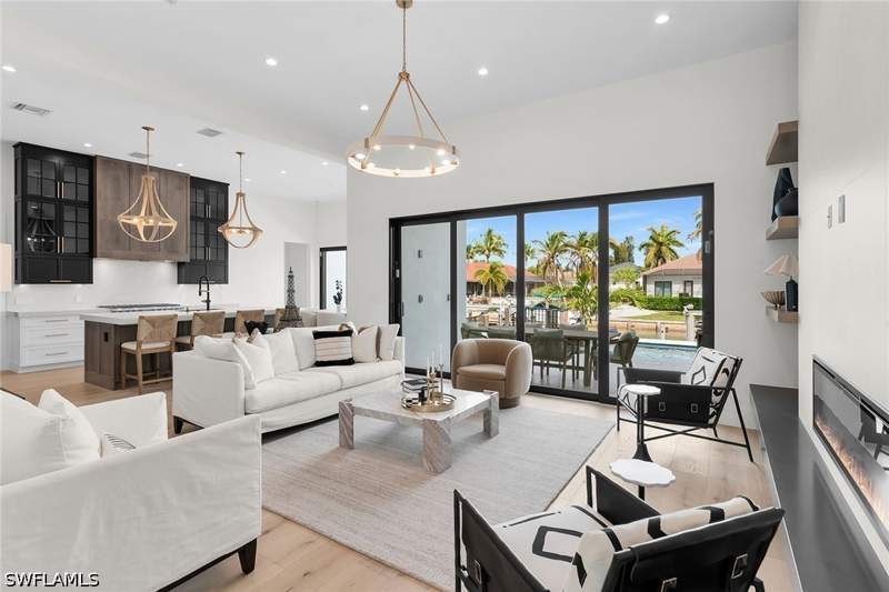 6 bedroom SingleFamilyResidence at 1108 Winterberry Dr, Marco Island, Marco Island — photo 2