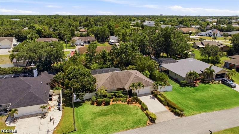 3 bedroom SingleFamilyResidence at 6856 Fairview St, Florimond Manor, Fort Myers — photo 2