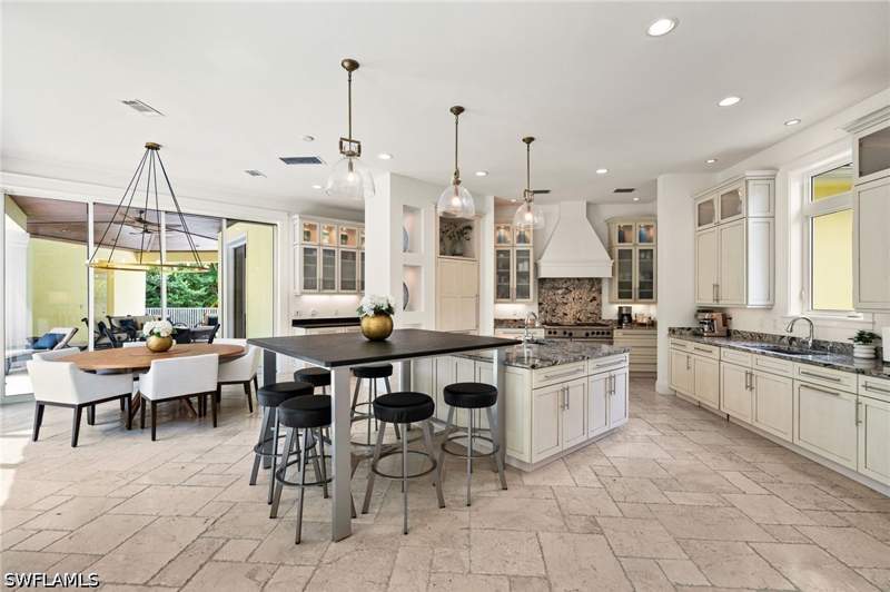 5 bedroom SingleFamilyResidence at 615 Binnacle Dr, Moorings, Naples — photo 5