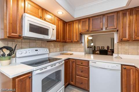 215 Palm Dr 215-1, Naples FL - photo 9 of 24