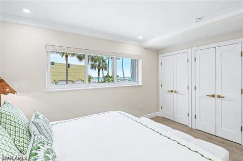 1851 Gulf Shore Blvd N 4, Naples FL - photo 17 of 40