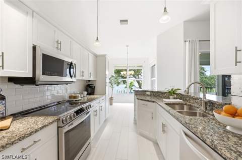 275 Cays Dr 2208, Naples FL - photo 14 of 48