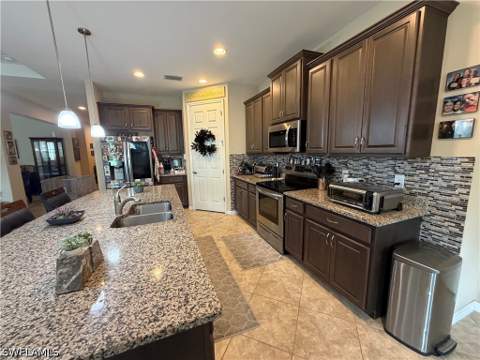 3115 Amadora Cir, Cape Coral FL - photo 13 of 34