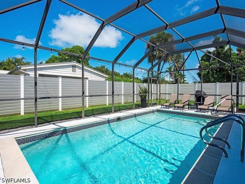 3 bedroom SingleFamilyResidence at 1195 14th Ave N, Lake Park, Naples — photo 5