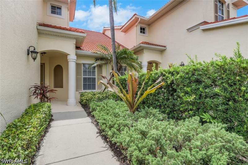 2 bedroom Condominium at 4660 Winged Foot Ct 102, Lake Arrowhead, Naples — photo 3