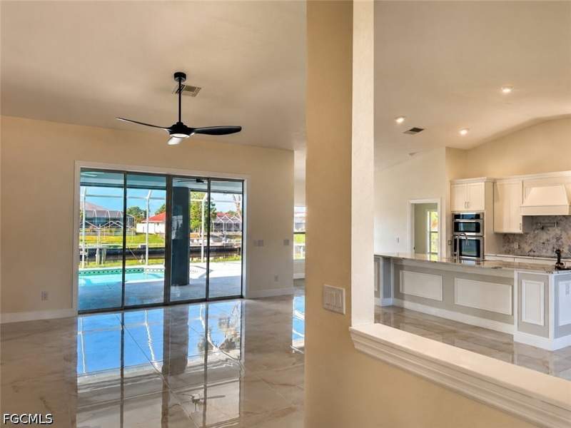 3 bedroom SingleFamilyResidence at 1118 SE 16th Ter, Cape Coral, Cape Coral — photo 4