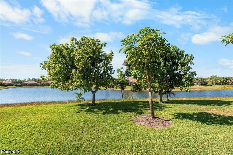 5 bedroom SingleFamilyResidence at 10996 Cherry Laurel Dr, Reflection Isles, Fort Myers — photo 2