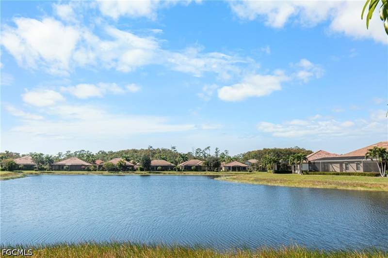 5 bedroom SingleFamilyResidence at 10996 Cherry Laurel Dr, Reflection Isles, Fort Myers — photo 3