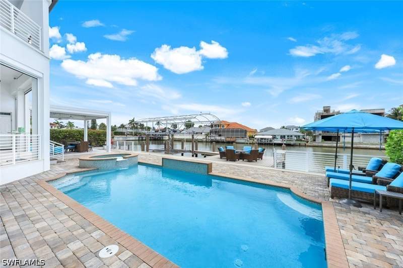 5 bedroom SingleFamilyResidence at 434 Conners Ave, Conners, Naples — photo 3