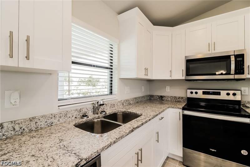 3 bedroom SingleFamilyResidence at 2702 31st St SW, Lehigh Acres, Lehigh Acres — photo 5