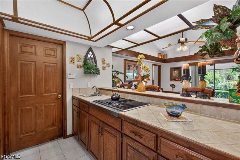 2 bedroom Attached at 6072 Huntington Woods Dr 17, Huntington Woods, Naples — photo 5