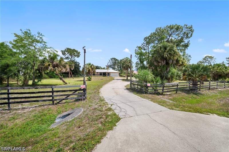 3 bedroom SingleFamilyResidence at 2795 12th Ave SE, Golden Gate Estates, Naples — photo 4