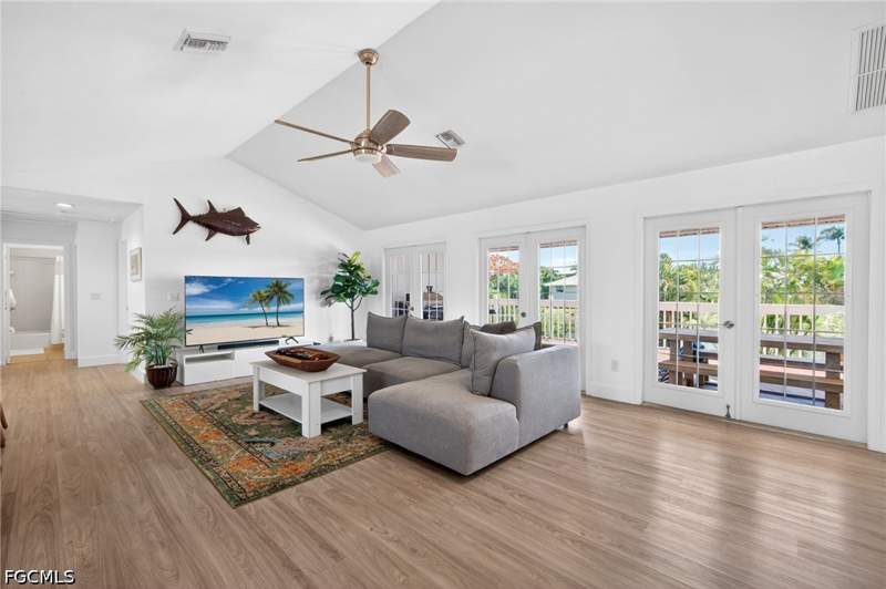2 bedroom SingleFamilyResidence at 713 Durion Ct, East Rocks, Sanibel — photo 2