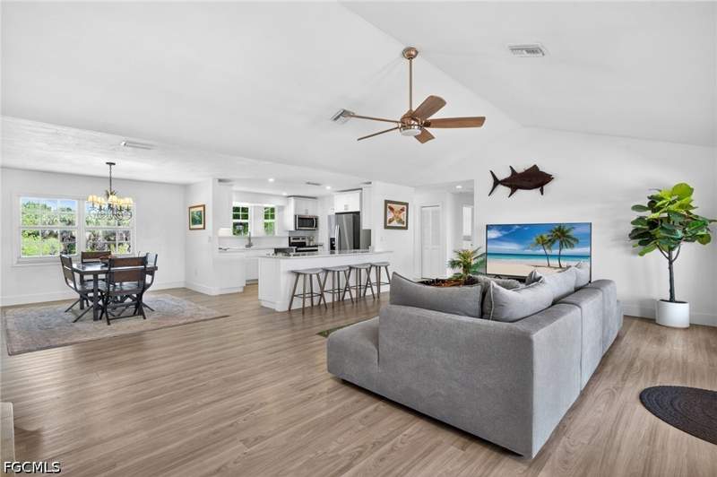 2 bedroom SingleFamilyResidence at 713 Durion Ct, East Rocks, Sanibel — photo 5
