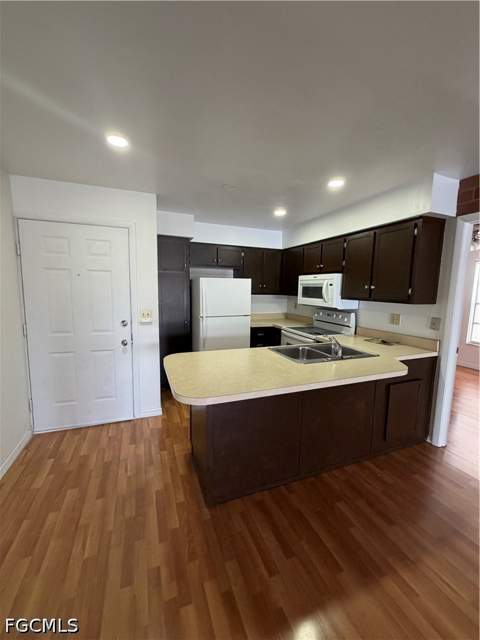 1100 Pondella Rd 810, Cape Coral FL - photo 7 of 19