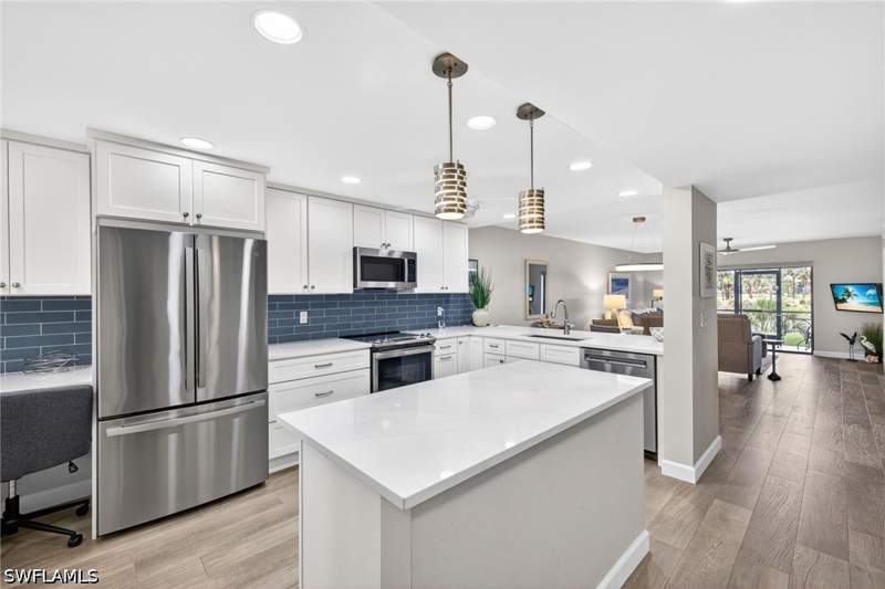 2 bedroom Condominium at 12181 Kelly Sands Way 1539, Manor, Fort Myers — photo 2