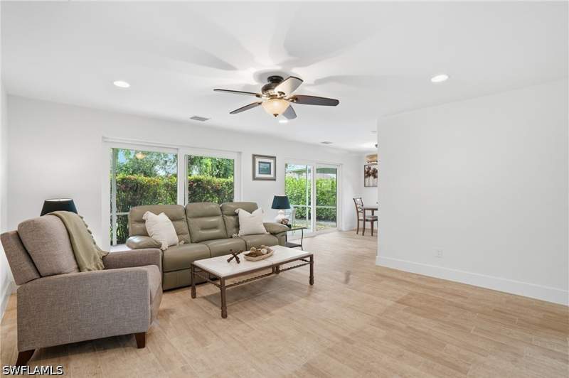 2 bedroom SingleFamilyResidence at 22 Kings Rd A19, Royal Park Villas, Naples — photo 2