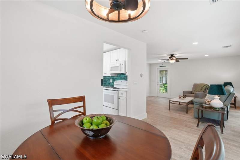 2 bedroom SingleFamilyResidence at 22 Kings Rd A19, Royal Park Villas, Naples — photo 5