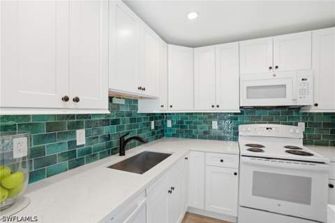 22 Kings Rd A19, Naples FL - photo 7 of 24