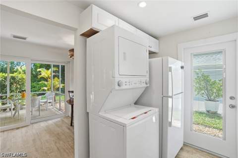 22 Kings Rd A19, Naples FL - photo 9 of 24