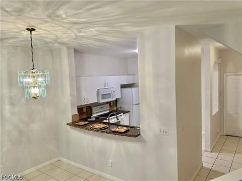 3614 Pine Oak Cir 103, Fort Myers FL - photo 11 of 47