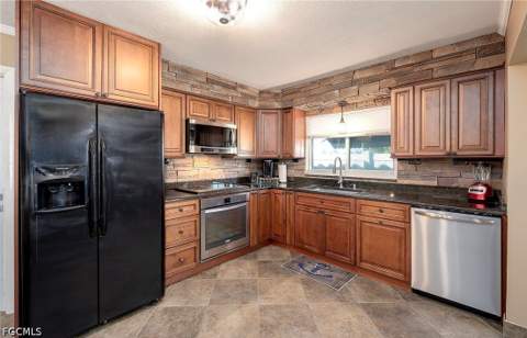 171 SW 51st Ter, Cape Coral FL - photo 16 of 38
