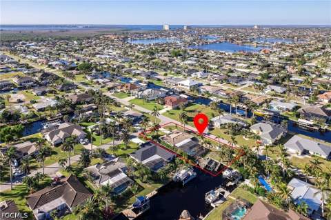 171 SW 51st Ter, Cape Coral FL - photo 7 of 38