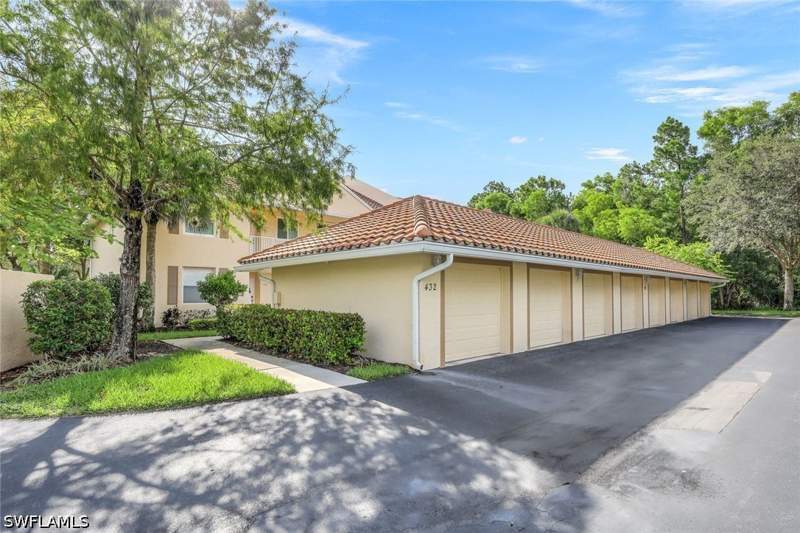 2 bedroom Condominium at 432 Valerie Way 102, Sherwood, Naples — photo 3
