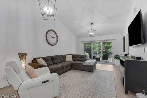 241 Robin Hood Cir 202, Naples FL - photo 11 of 38