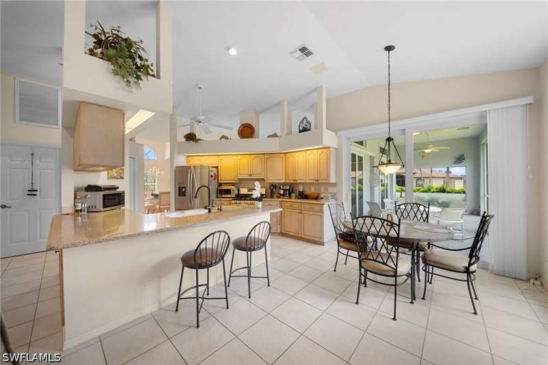 3 bedroom SingleFamilyResidence at 3971 Spring Garden Ln, Fountain Lakes, Estero — photo 3