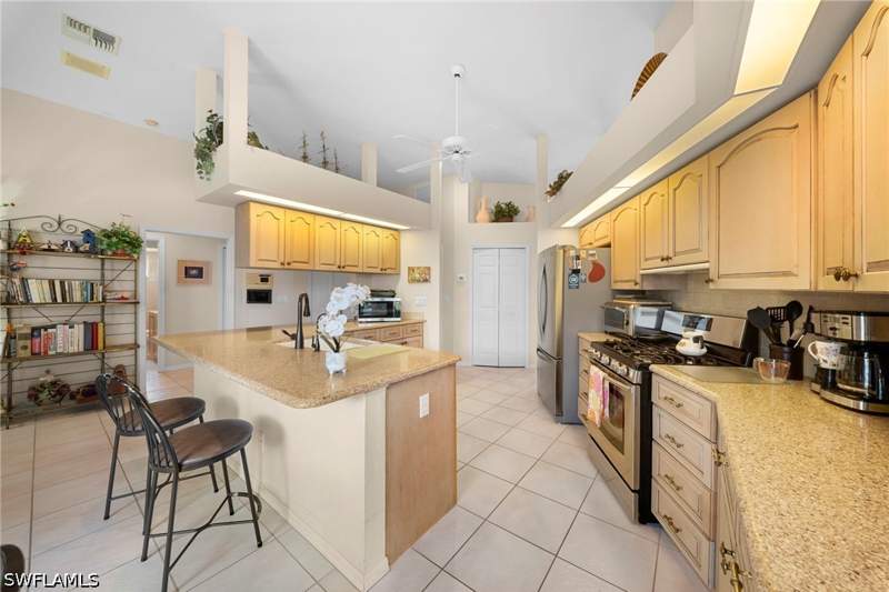 3 bedroom SingleFamilyResidence at 3971 Spring Garden Ln, Fountain Lakes, Estero — photo 4